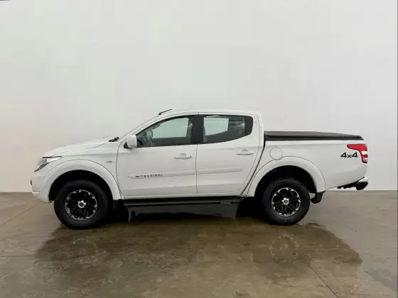 MITSUBISHI L200 TRITON 2023