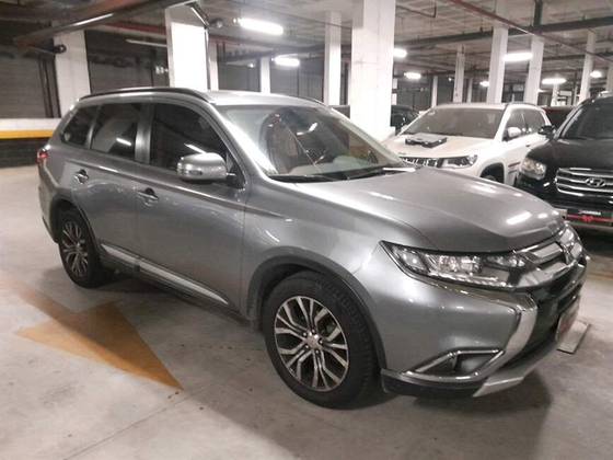 MITSUBISHI OUTLANDER 2016