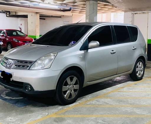 NISSAN LIVINA 2010