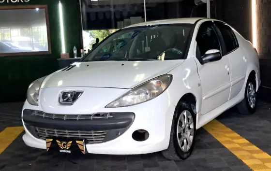 PEUGEOT 207 2013