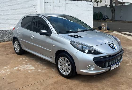 PEUGEOT 207 2011