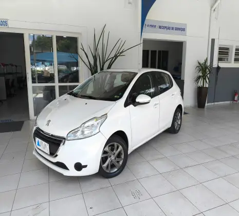 PEUGEOT 208 2015