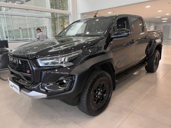 TOYOTA HILUX 2023