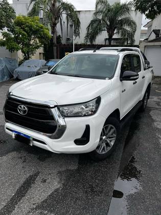 TOYOTA HILUX 2021