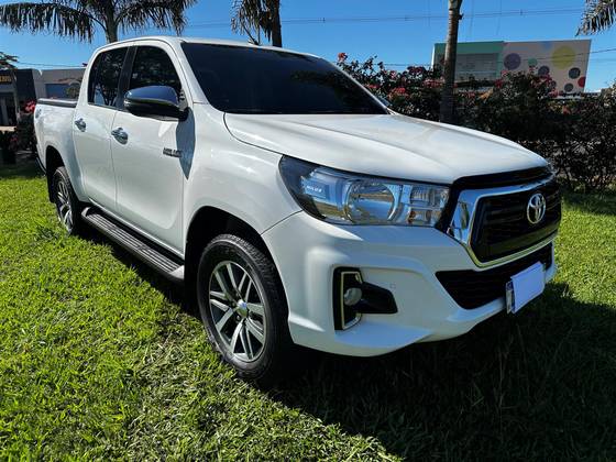 TOYOTA HILUX 2020