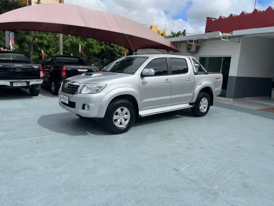 TOYOTA HILUX 2013