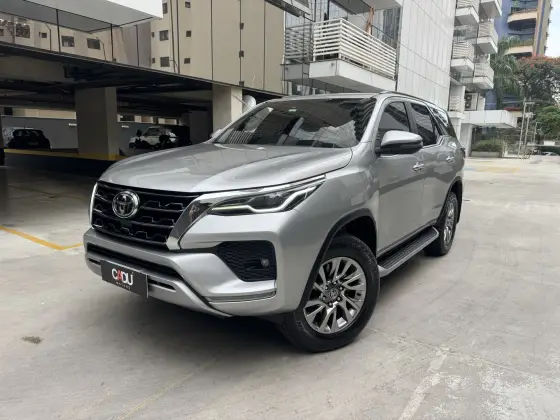 TOYOTA HILUX SW4 2021