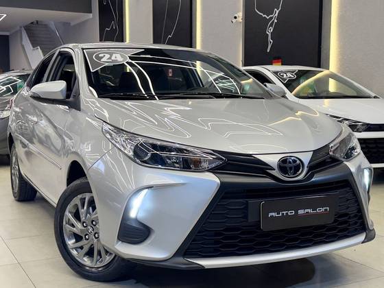 TOYOTA YARIS 2024