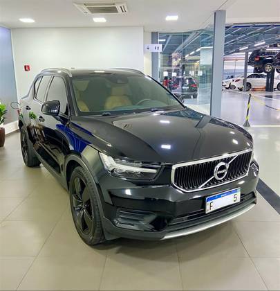 VOLVO XC40 2019