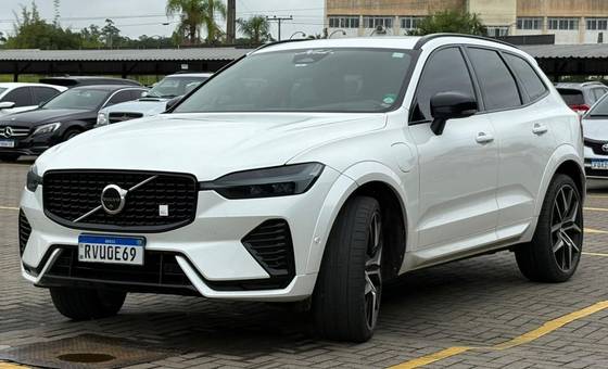 VOLVO XC60 2023