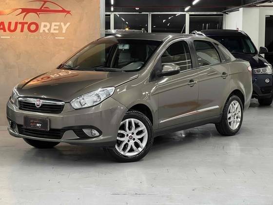 FIAT GRAND SIENA 2015