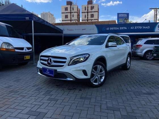 MERCEDES-BENZ GLA 200 2017