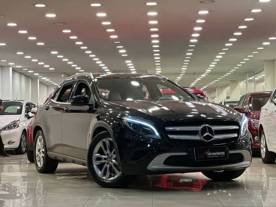 MERCEDES-BENZ GLA 200 2015