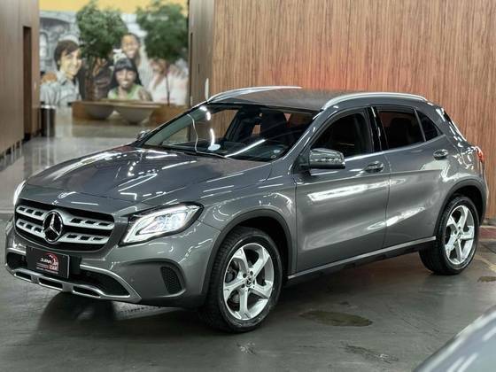 MERCEDES-BENZ GLA 200 2019