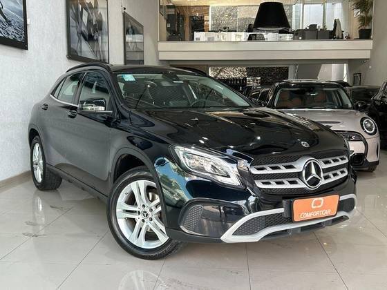 MERCEDES-BENZ GLA 200 2020