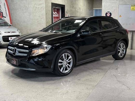 MERCEDES-BENZ GLA 200 2015