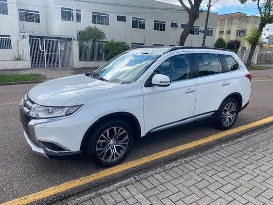 MITSUBISHI OUTLANDER 2016