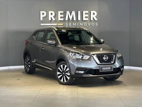NISSAN KICKS 2017