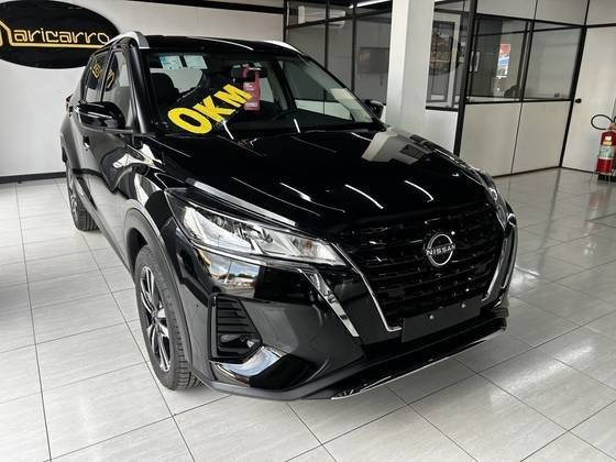 NISSAN KICKS PLAY 2025