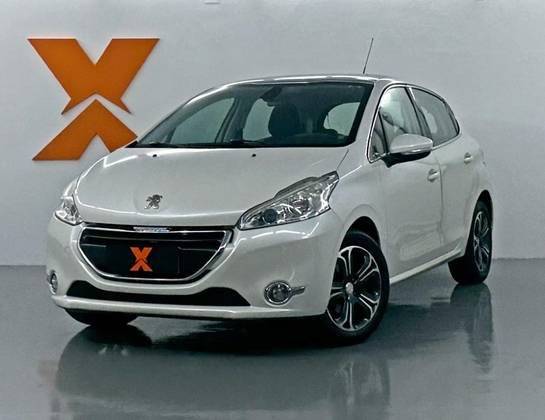 PEUGEOT 208 2015