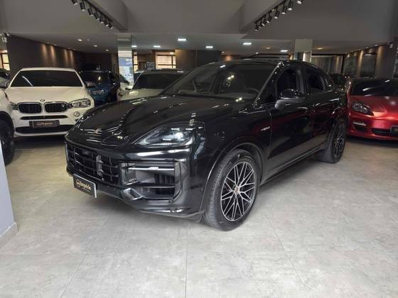 PORSCHE CAYENNE 2025