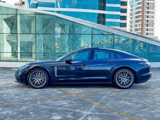 PORSCHE PANAMERA 2022
