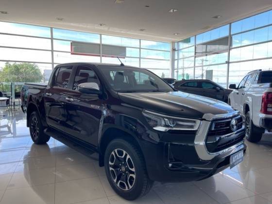 TOYOTA HILUX 2023
