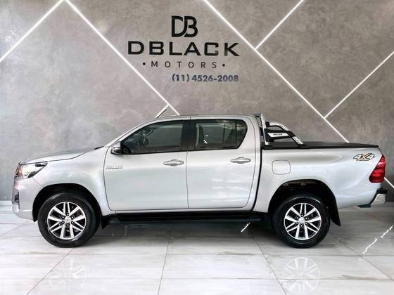 TOYOTA HILUX 2019