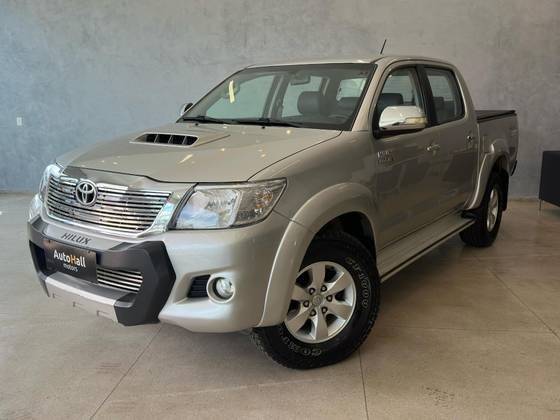 TOYOTA HILUX 2015