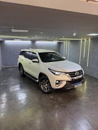 TOYOTA HILUX SW4 2020