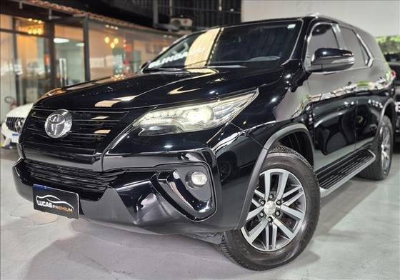 TOYOTA HILUX SW4 2020