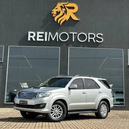 TOYOTA HILUX SW4 2014