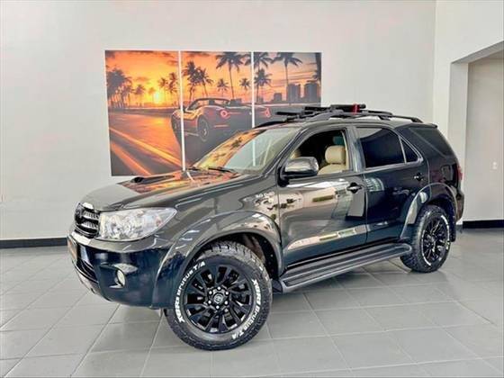 TOYOTA HILUX SW4 2010