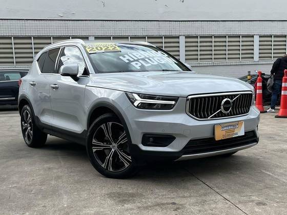 VOLVO XC40 2022