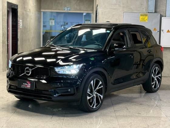 VOLVO XC40 2020