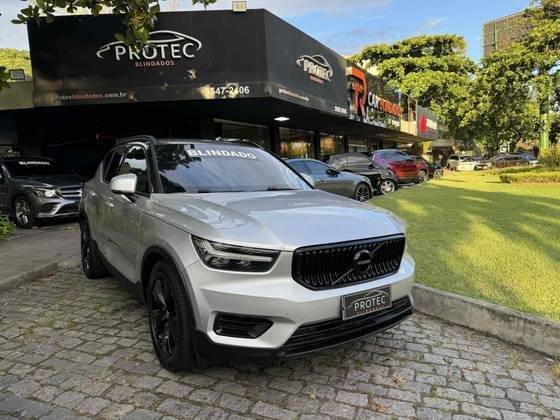 VOLVO XC40 2019