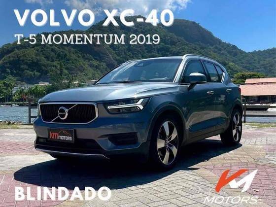 VOLVO XC40 2019