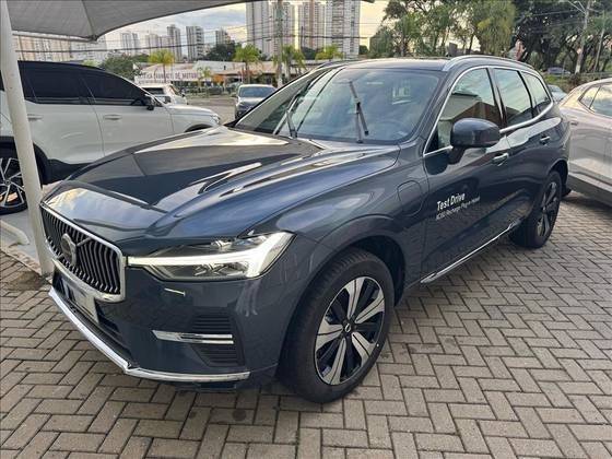 VOLVO XC60 2024
