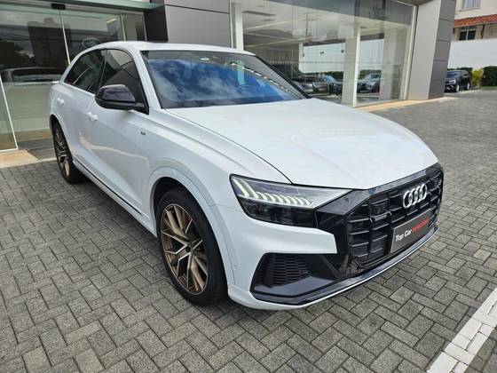 AUDI Q8 2023
