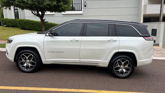 JEEP COMMANDER 2023