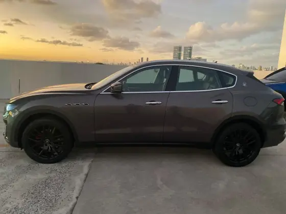 MASERATI LEVANTE 2021