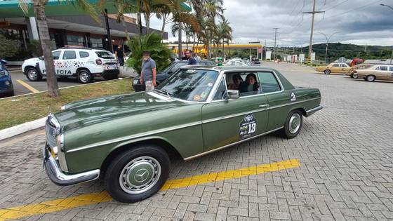 MERCEDES-BENZ 280 CE 1975