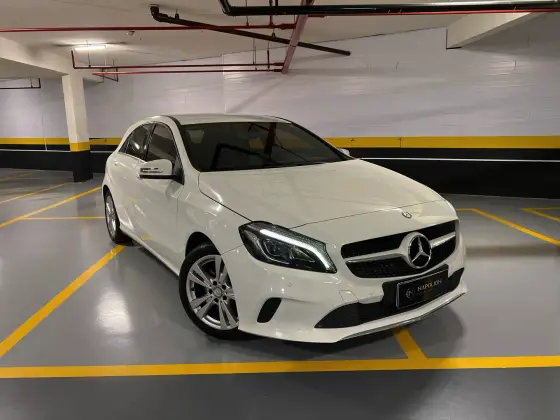 MERCEDES-BENZ A 200 2017