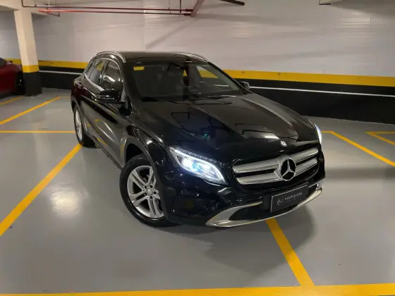MERCEDES-BENZ GLA 200 2017
