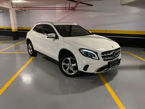 MERCEDES-BENZ GLA 200 2019