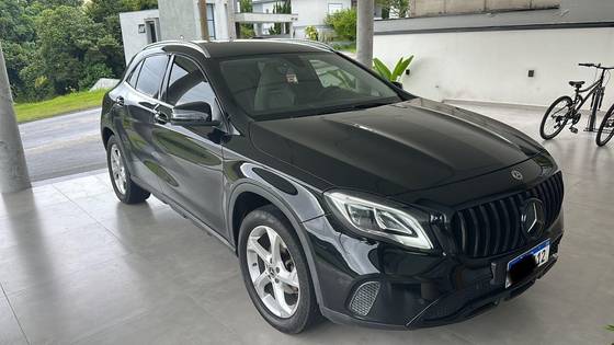 MERCEDES-BENZ GLA 200 2019