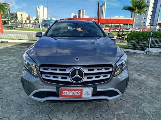 MERCEDES-BENZ GLA 200 2019