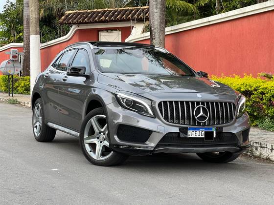 MERCEDES-BENZ GLA 250 2016