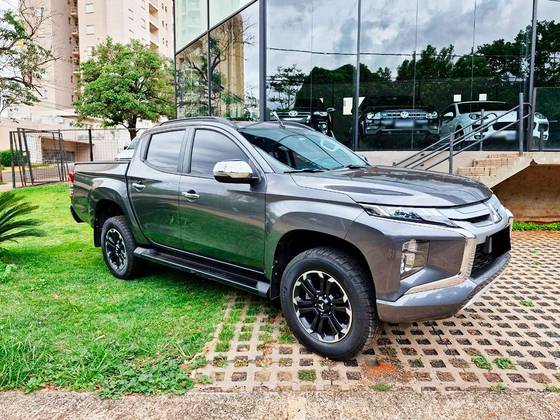 MITSUBISHI L200 TRITON 2024