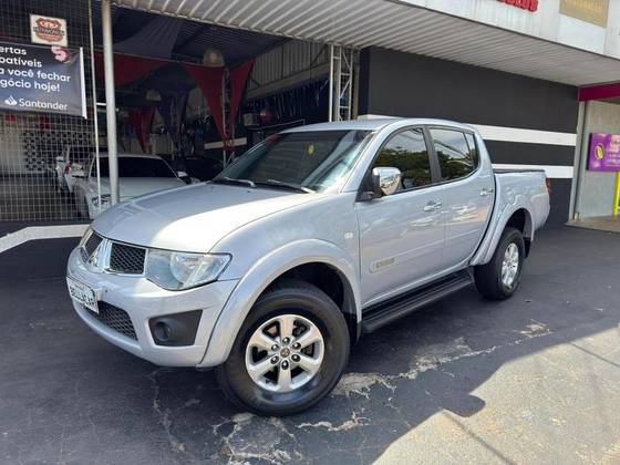 MITSUBISHI L200 TRITON 2011